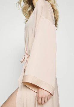 Anna Field Albornoz - Nude, Mujer -Anna Field Ventas 2022 21331582b2584fb885864cd8a003a196