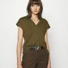 Anna Field Camiseta Básica - Khaki, Mujer 2 Anna Field Camiseta Básica - Khaki, Mujer -Anna Field Ventas 2022 619e43d1d2e14cea880c5b0064445772