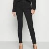 Anna Field Vaqueros Slim Fit - Black Denim, Mujer