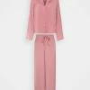 Anna Field HAMMERED SATIN PJ SET - Pijama - Pink, Mujer -Anna Field Ventas 2022 7a9ee915b07e4fc99e567c99c6c132c0