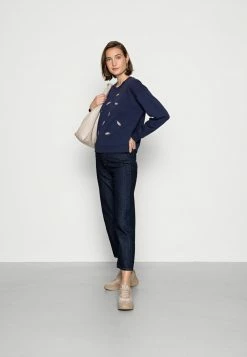 Anna Field Embroidered Sweatshirt Regular Fit - Sudadera - Dark Blue, Mujer 8 Anna Field Embroidered Sweatshirt Regular Fit - Sudadera - Dark Blue, Mujer -Anna Field Ventas 2022 a08adac8e8c843f4ac899f529b9915a8