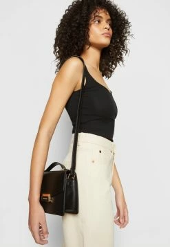 Anna Field Bandolera - Black, Mujer 12 Anna Field Bandolera - Black, Mujer -Anna Field Ventas 2022 e9f5d1a772194a2fb58a83f1c9ef1f19